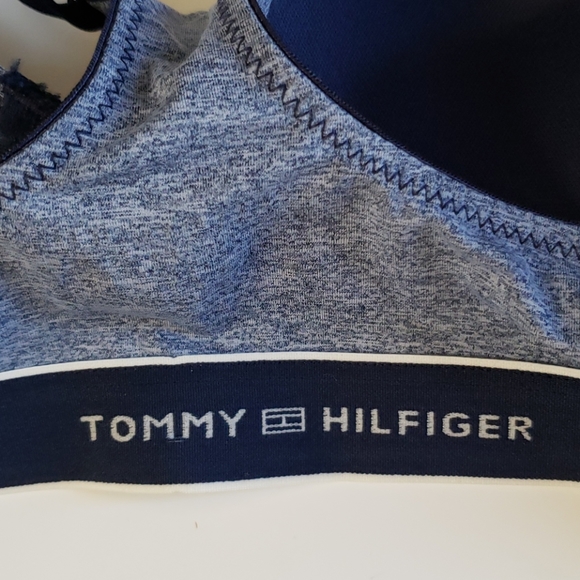 Tommy Hilfiger - Picture 3 of 8
